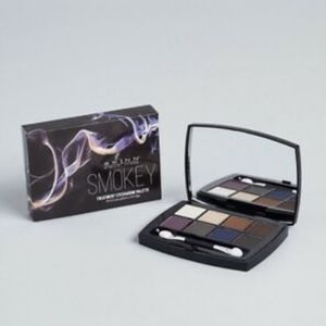 LAST CHANCE New Skinn Smokey Eyeshadow